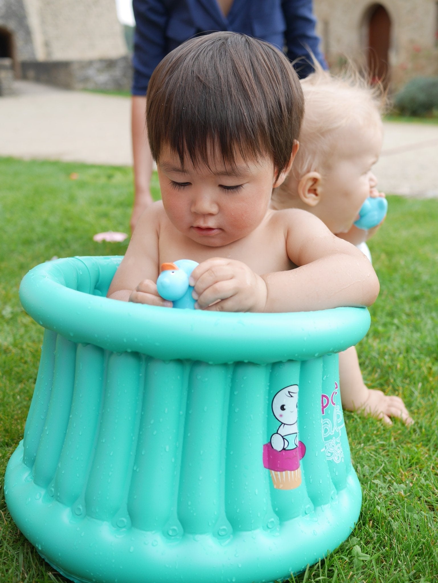 Cupcake Babies Small Bath Turquoise & travel pouch & inflator (suitable from birth up to 1 year) - Cupcake Babies USA