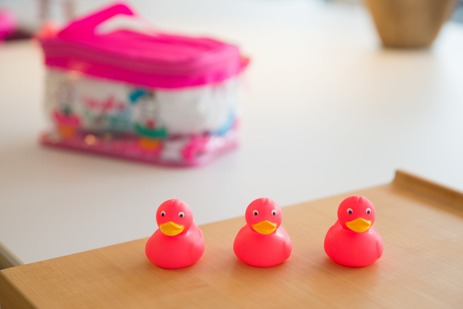 Cupcake Babies Small Bath Pink &amp; travel pouch &amp; inflator (suitable from birth up to 1 year)