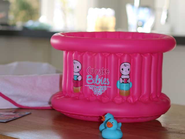 Cupcake Babies Small Bath Pink &amp; travel pouch &amp; inflator (suitable from birth up to 1 year)