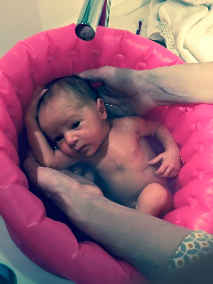 Cupcake Babies Small Bath Pink &amp; travel pouch &amp; inflator (suitable from birth up to 1 year)